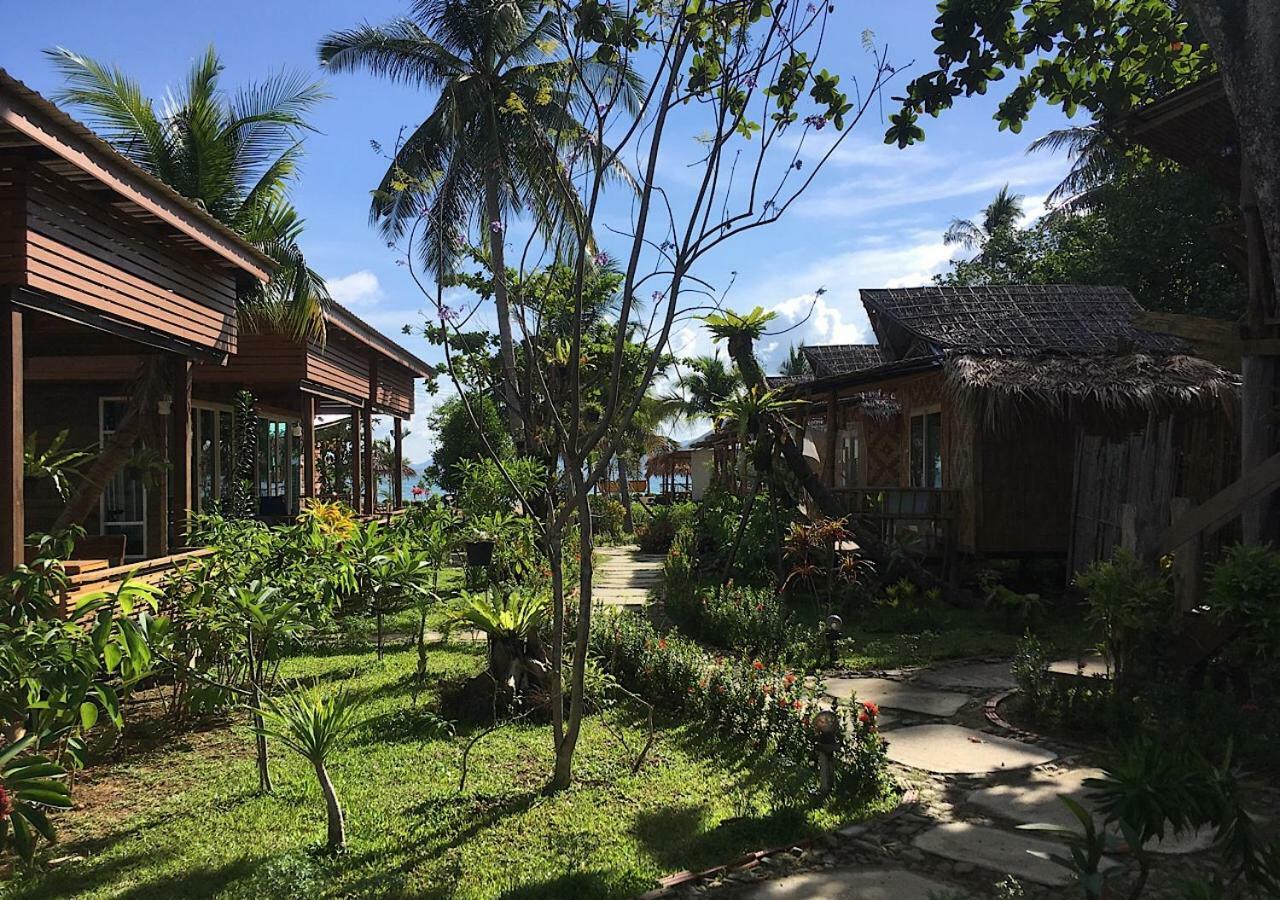 Mook Montra Sea Front Resort *