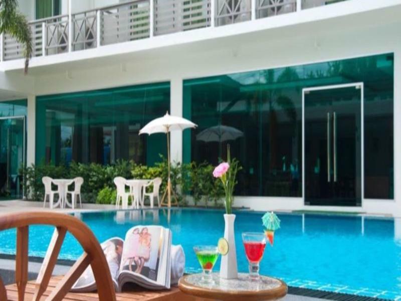 The Flora Hotel