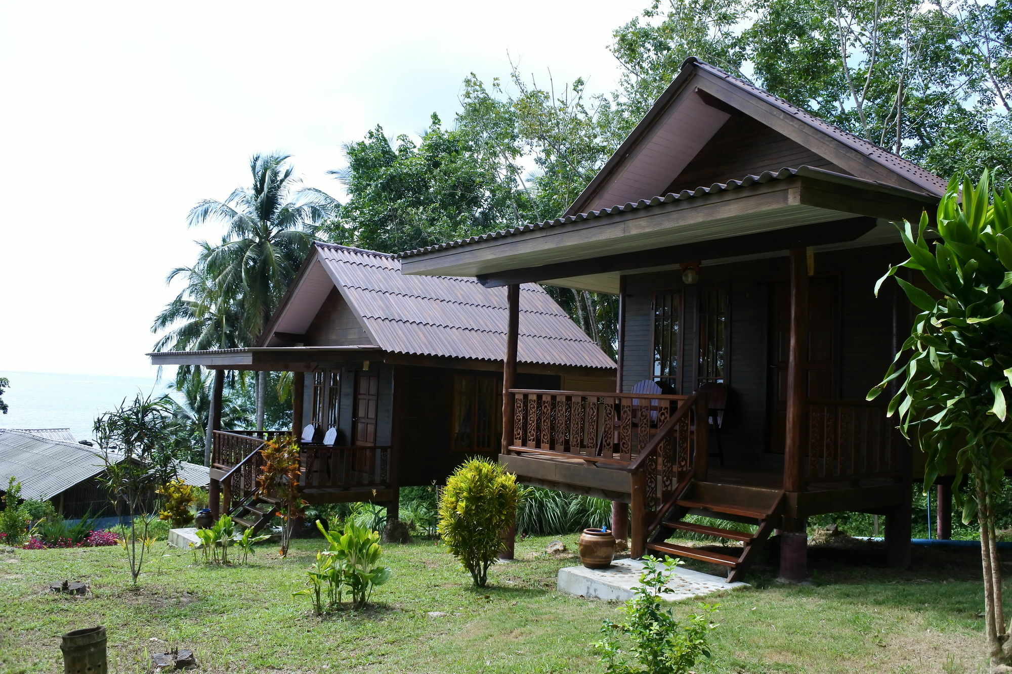 Coral Bay Lodge