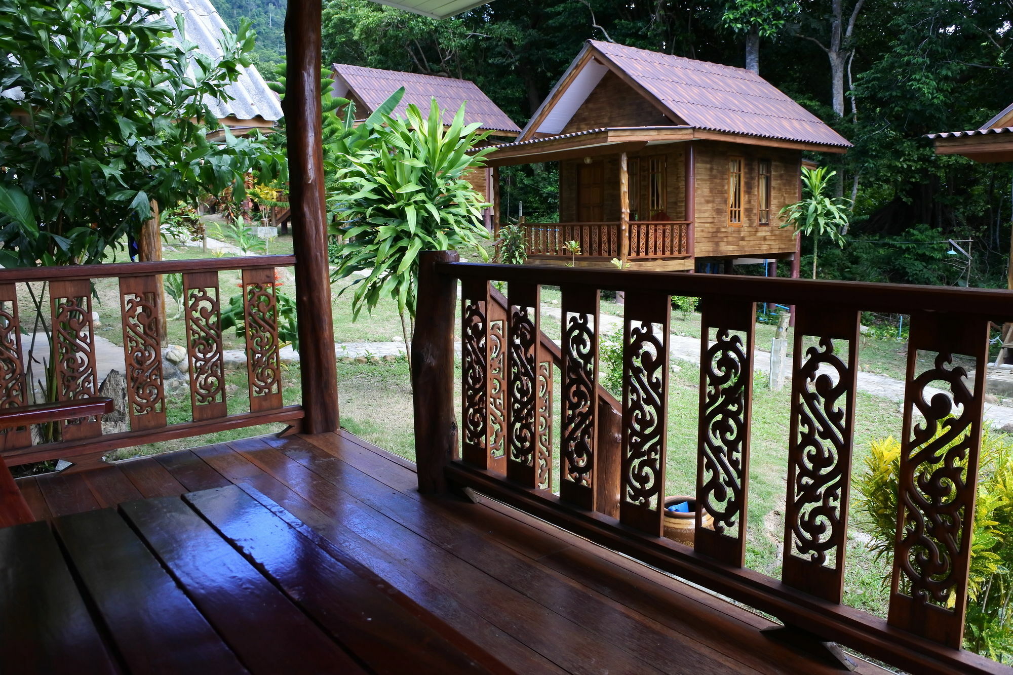Coral Bay Lodge *