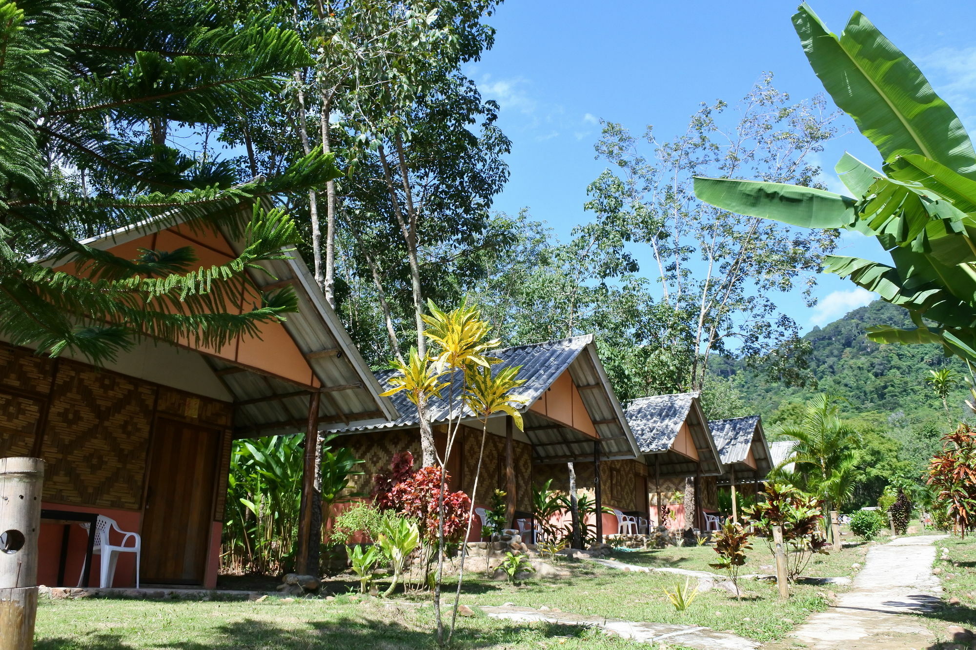 Coral Bay Lodge *