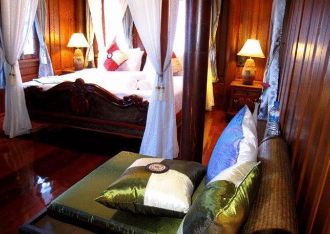 Resort Jaroenrat Samut Songkhram