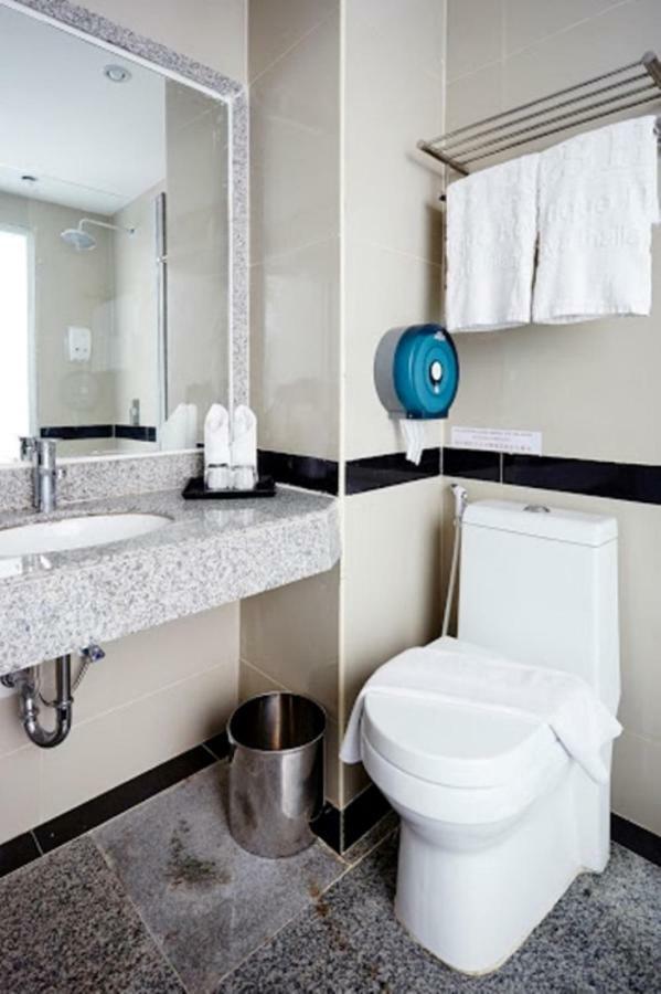 Ease Hotel 5*