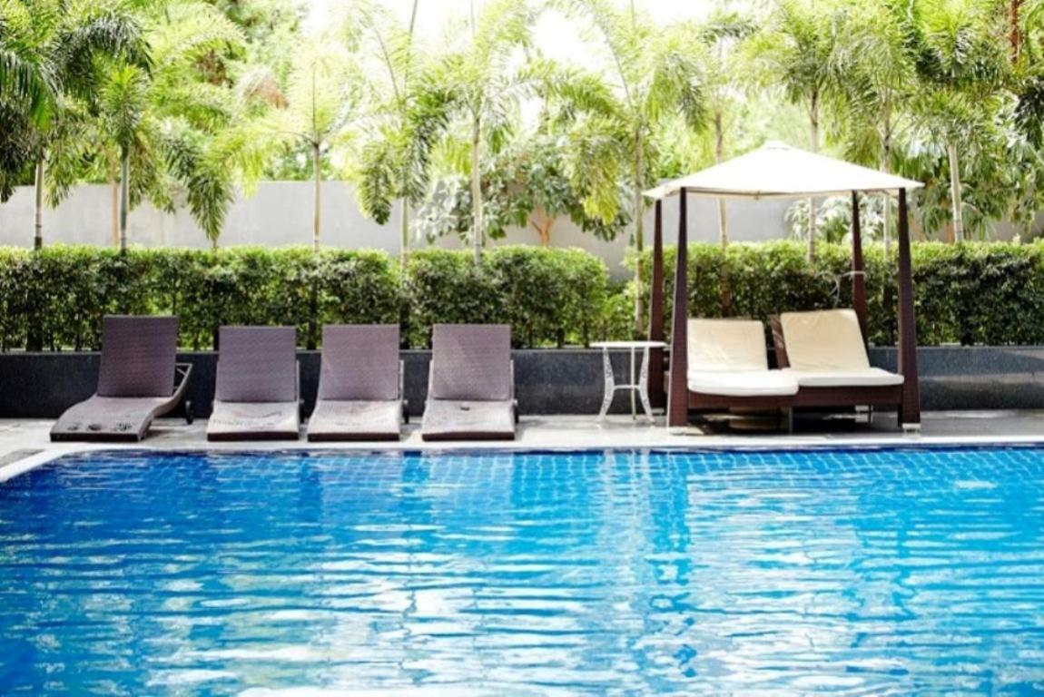 Ease Hotel 5*
