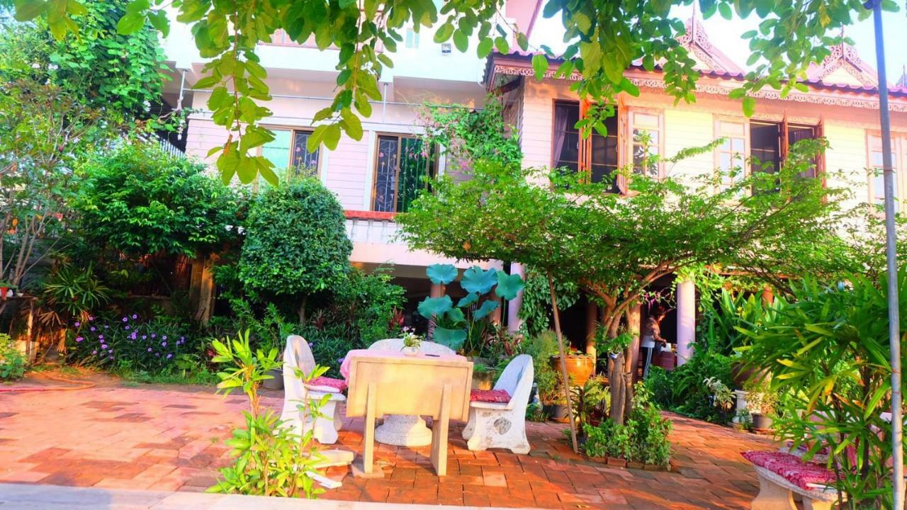 Bed & Breakfast Loy Manee House 3*