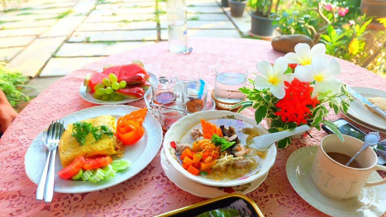 Loy Manee House Bed & Breakfast 3*