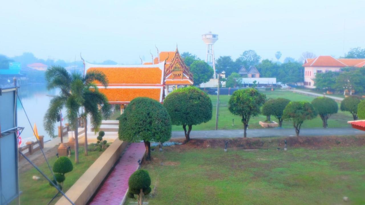 Loy Manee House