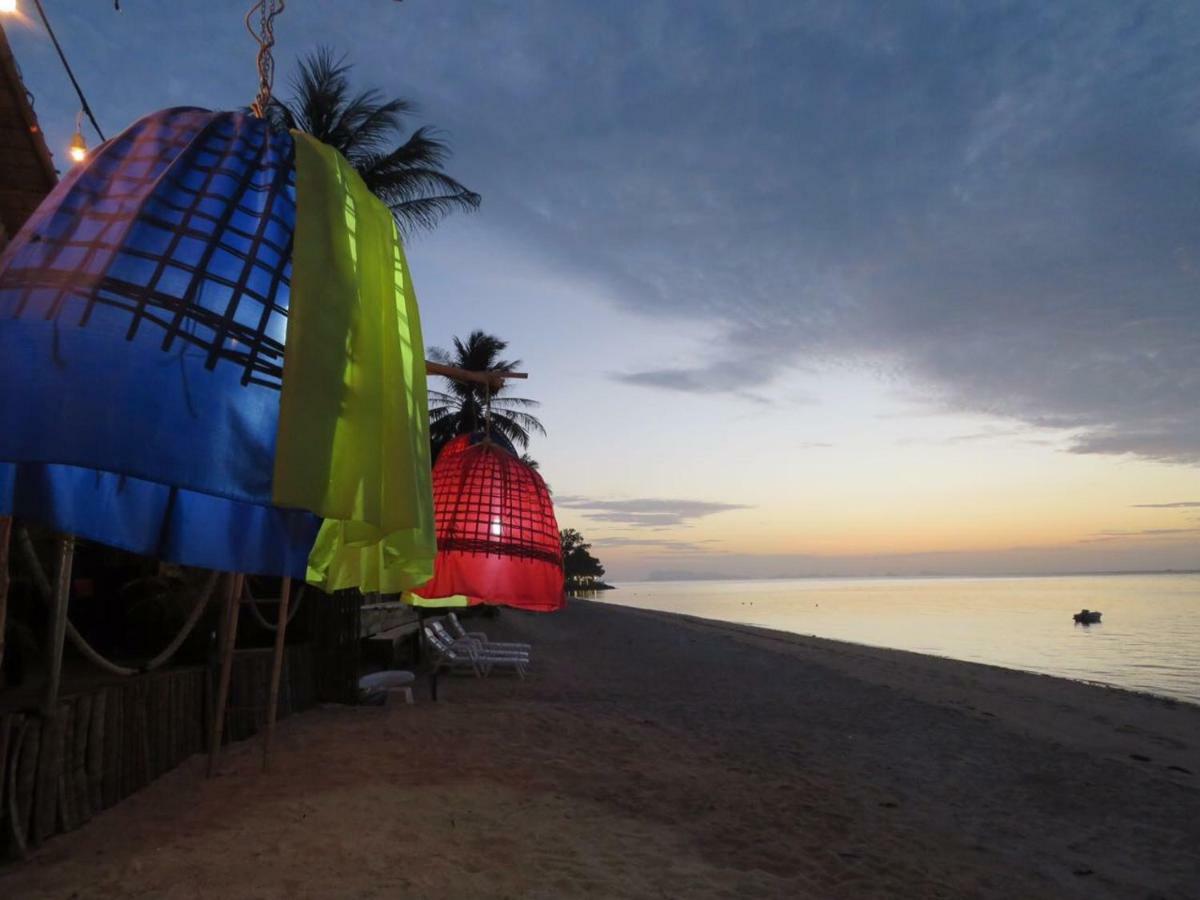 The White Pearl Beach Club