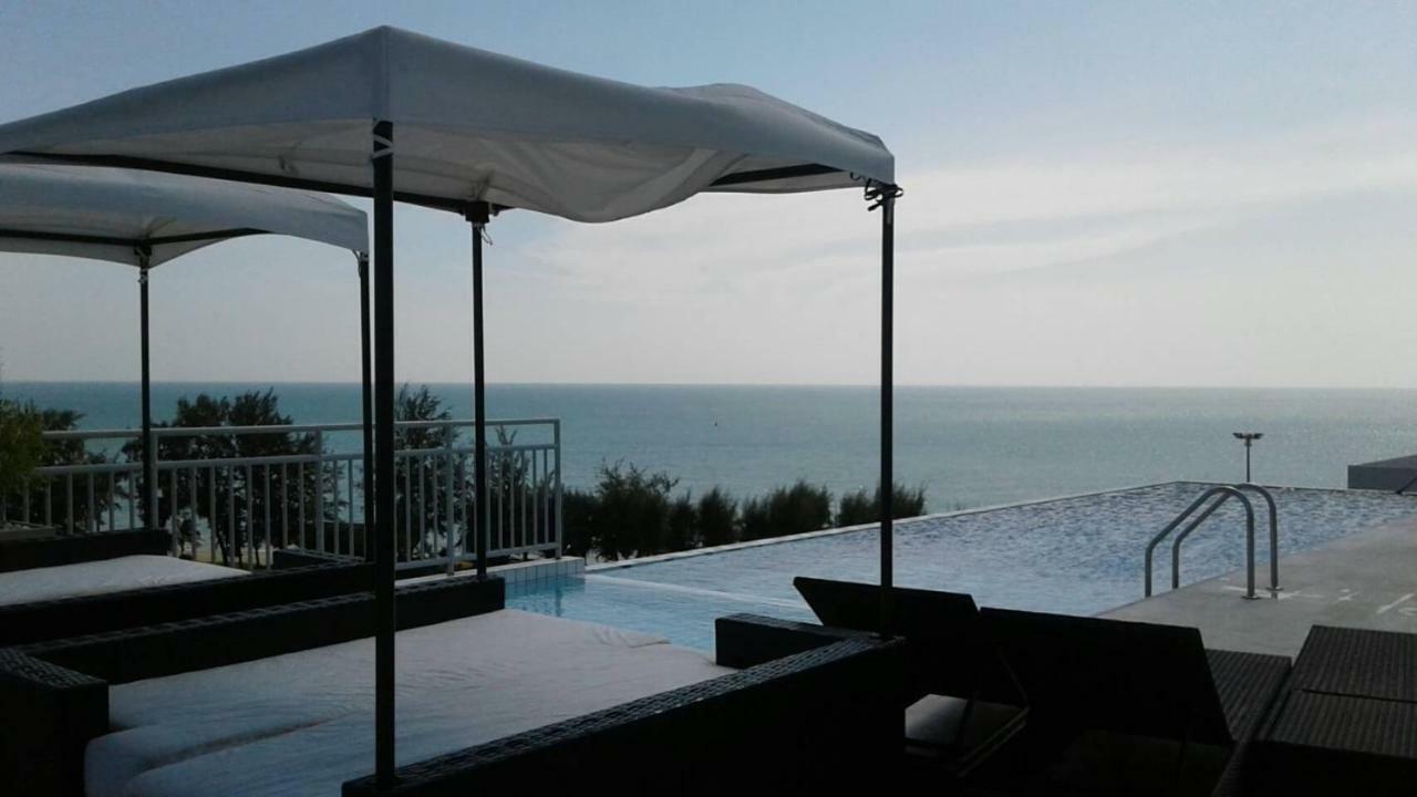 Mosaic Condominiuma62m By Malai Apartment