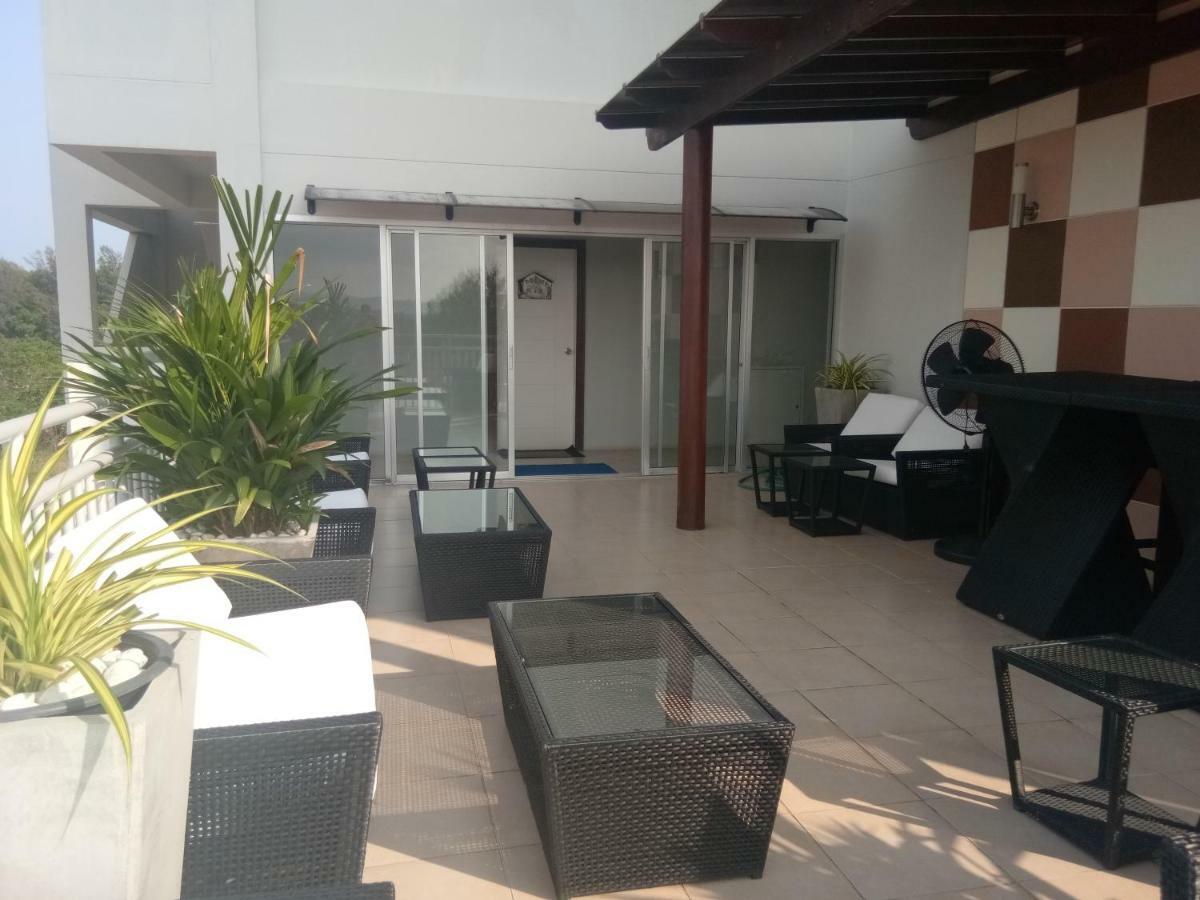 Mosaic Condominiuma62m By Malai Apartment *
