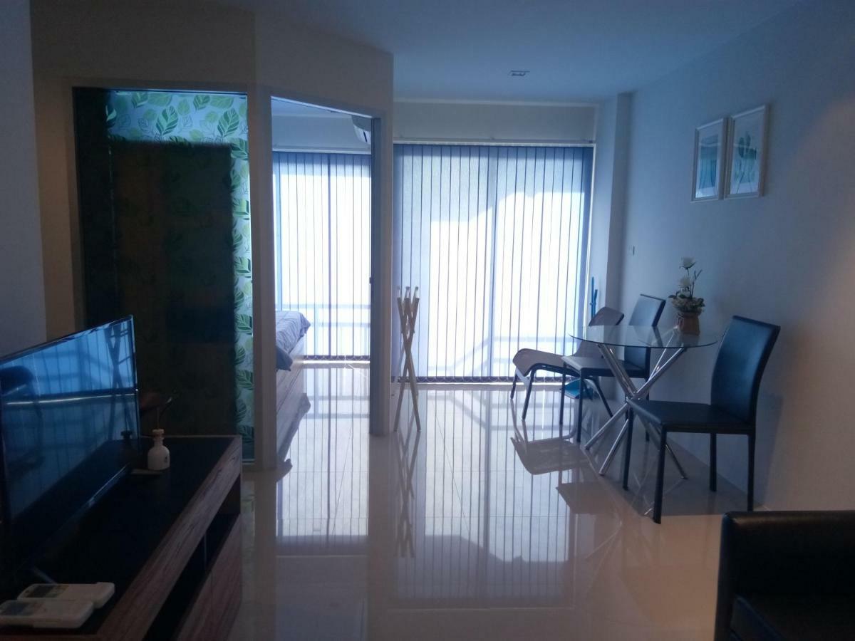 Apartment Mosaic Condominiuma62m By Malai *