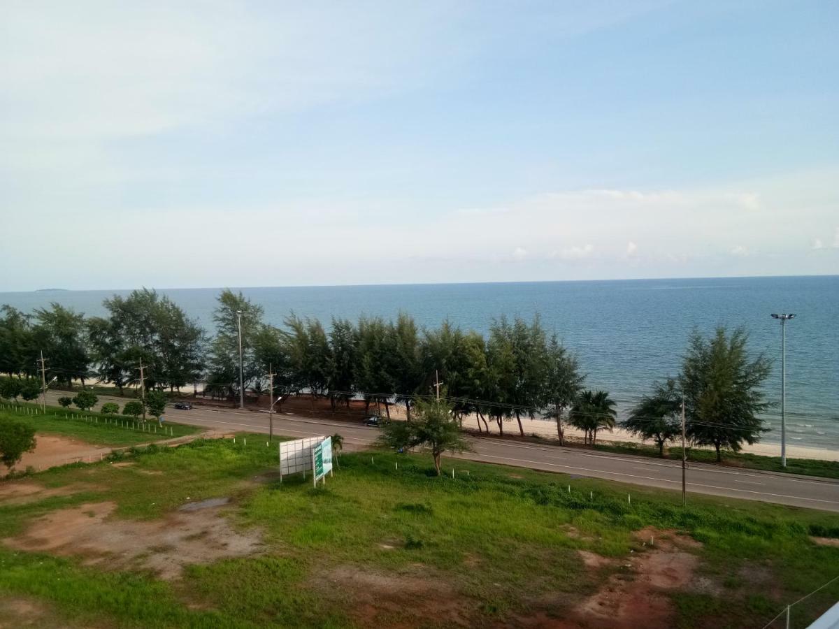 Mosaic Condominiuma62m By Malai *