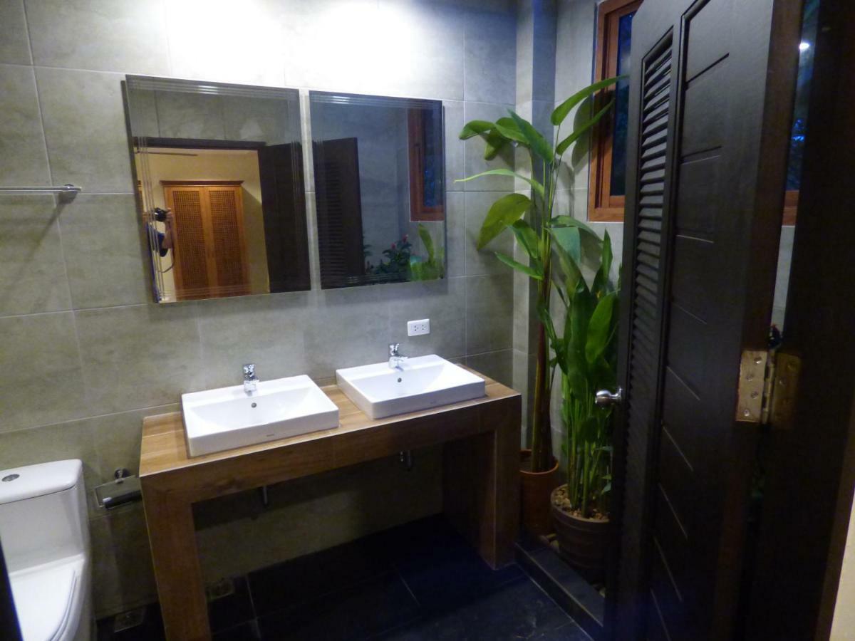 Baiyok Seaview And Edge Pool Pousada