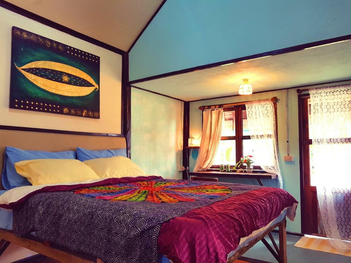ฺbay Yard Hut Guest house Koh Chang