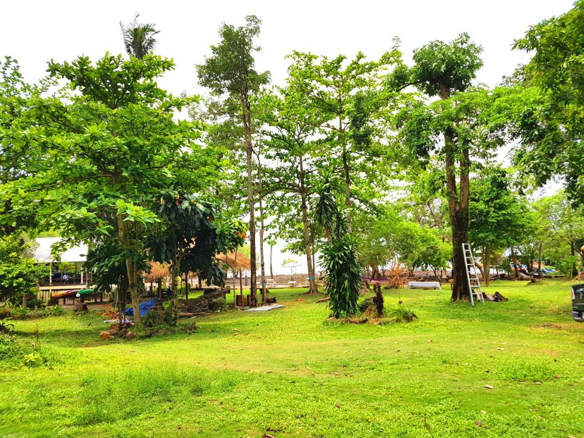 Guest house ฺbay Yard Hut Koh Chang