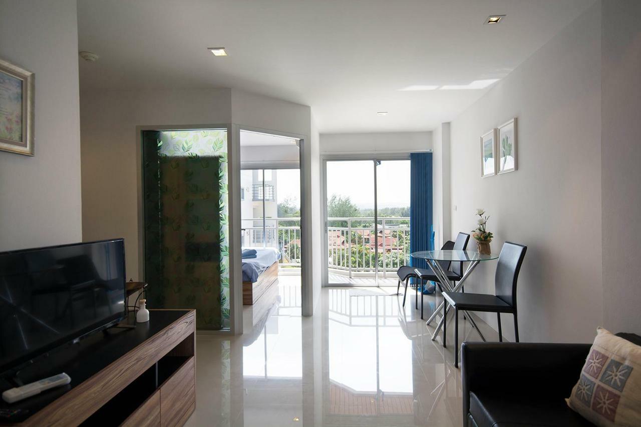 Mosaic Condominiuma62m By Malai Apartment *