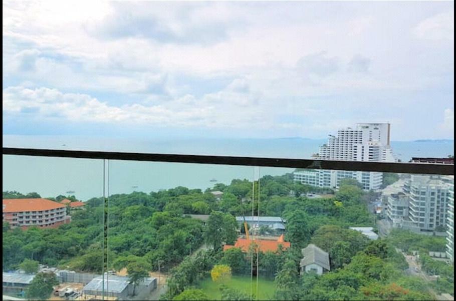The Peak Towers Apartamento
