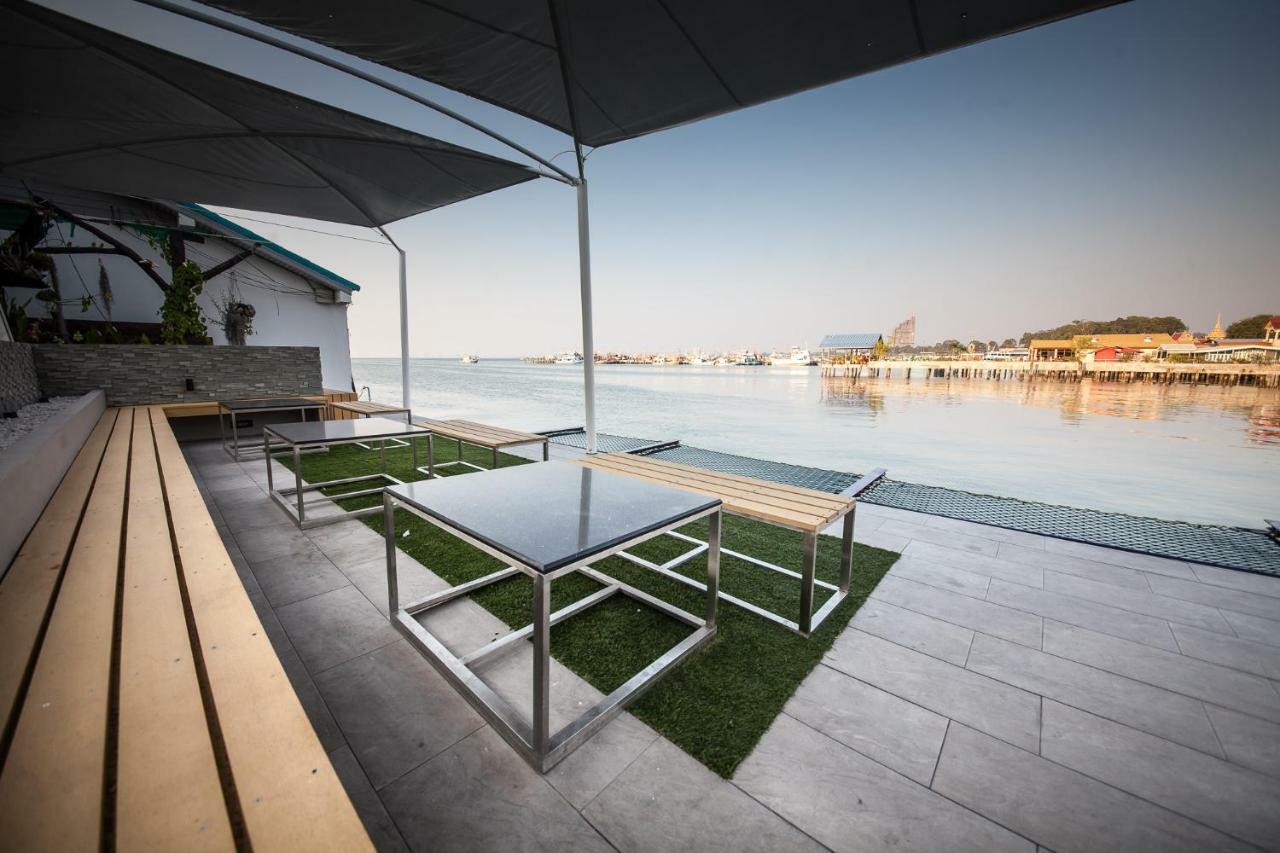 Guest house Baan Tah On The Sea Bang Sare