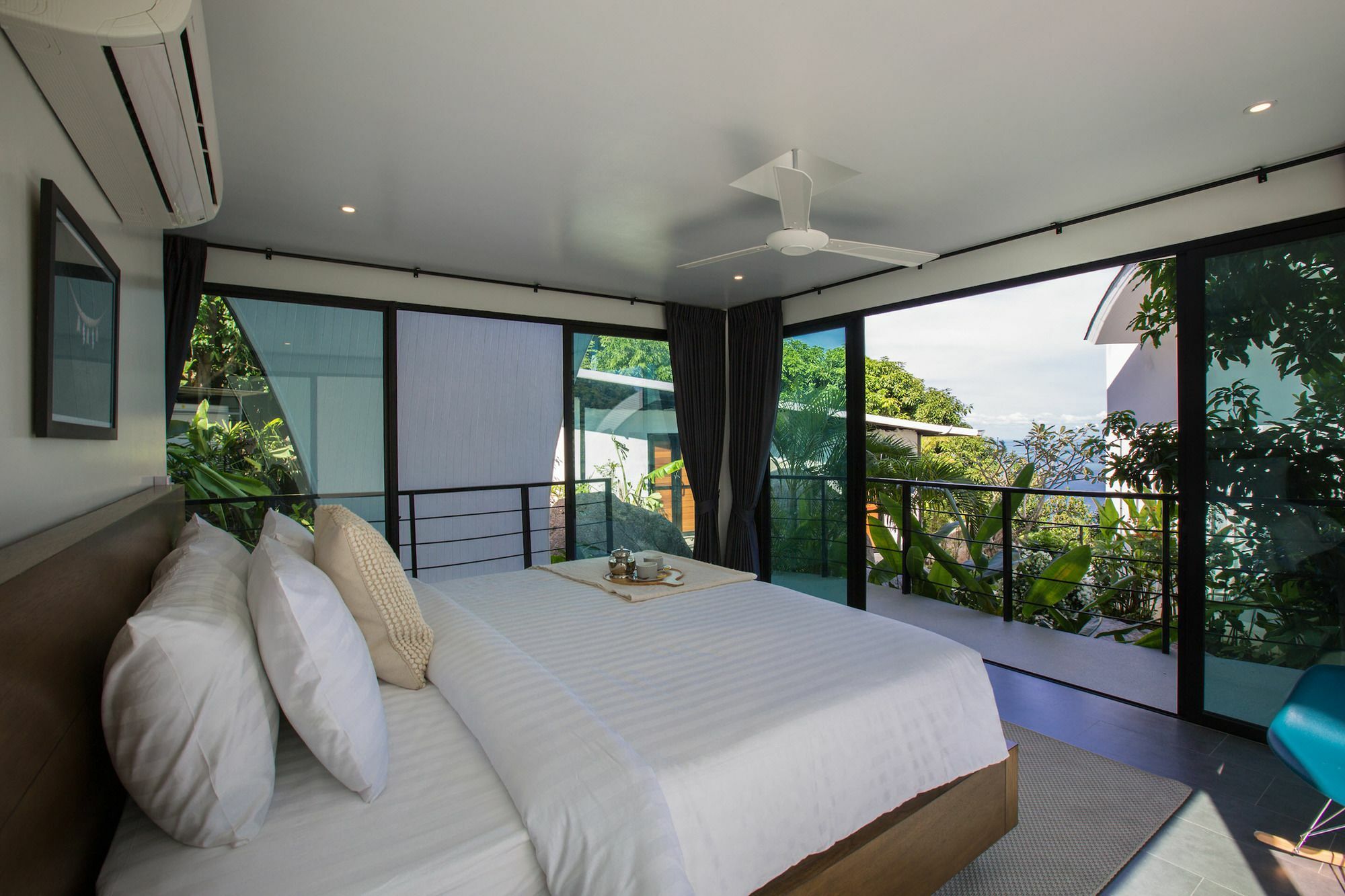 Shadow Villa Maret