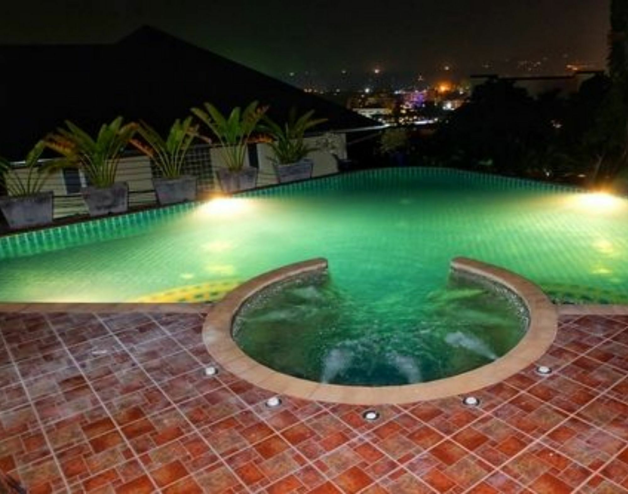 Happy Holidays Luxury Pool Villa Patong