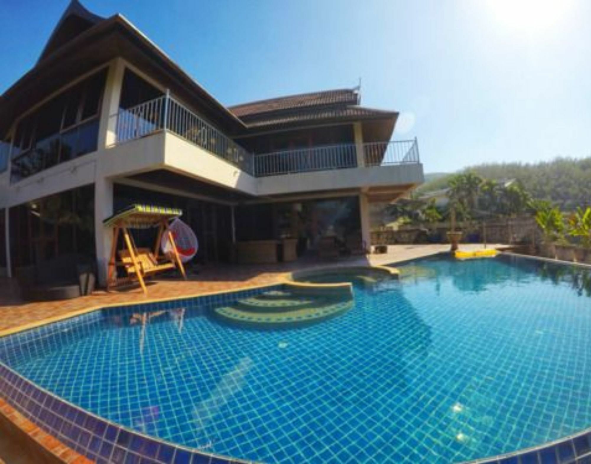 Happy Holidays Luxury Pool * Patong