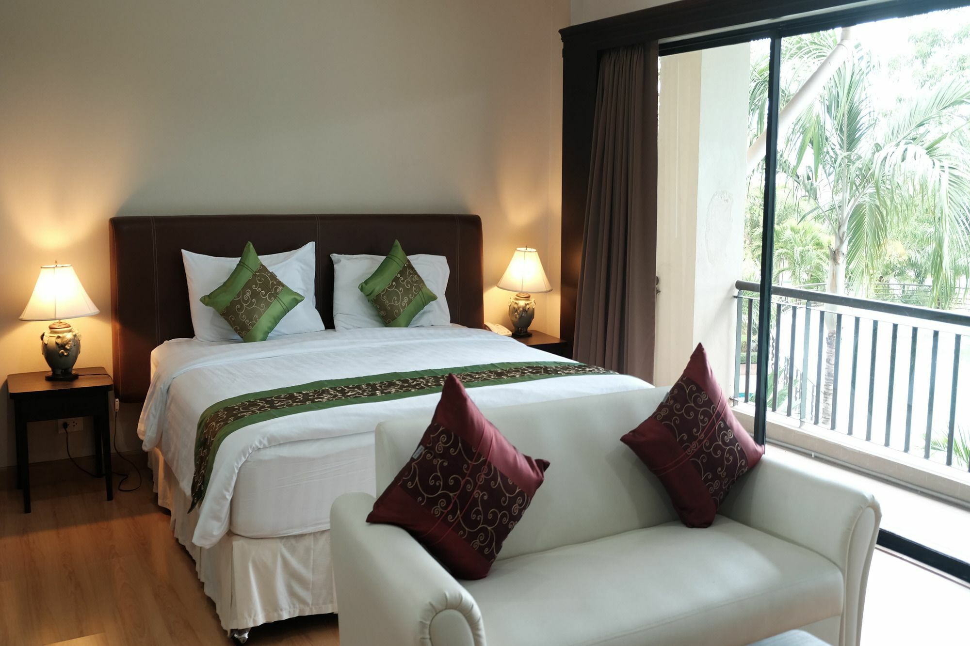 Hotel Grand Garden & 4*