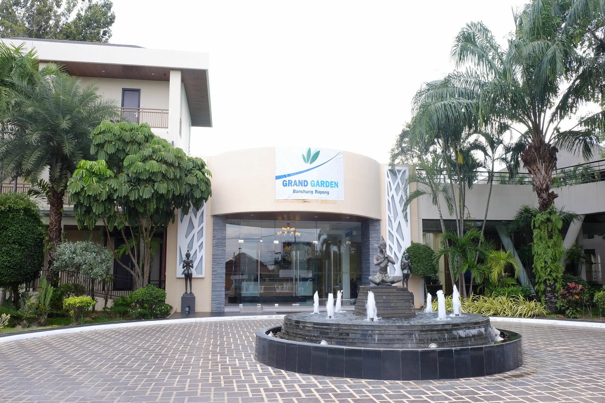 Hotel Grand Garden &