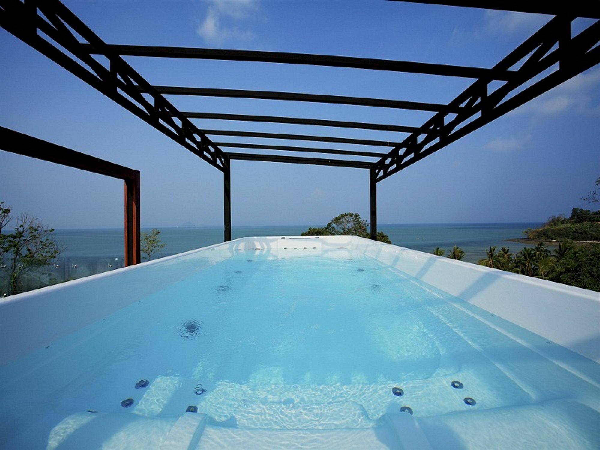 Byg Grand Sea View @ Siray *
