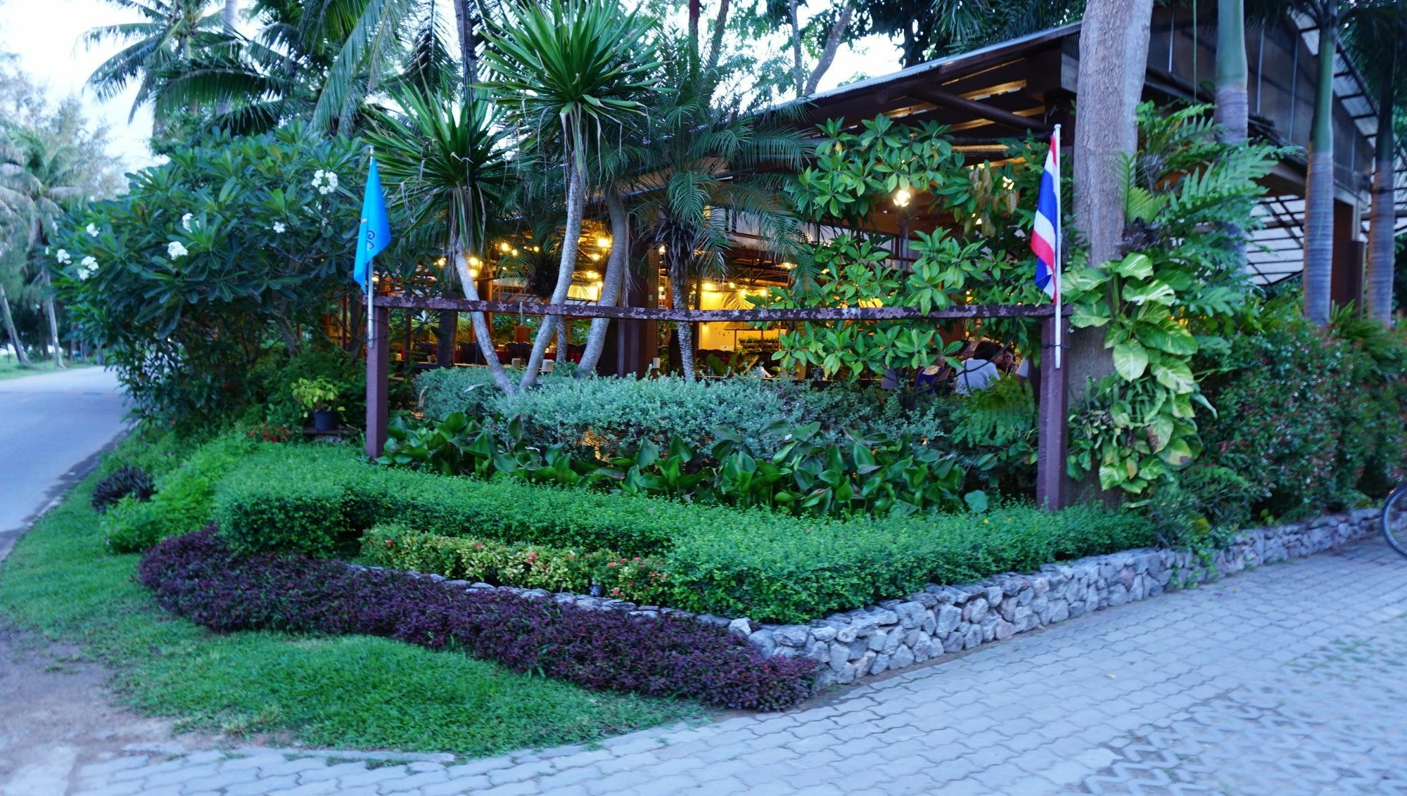 Baan Klang Aow