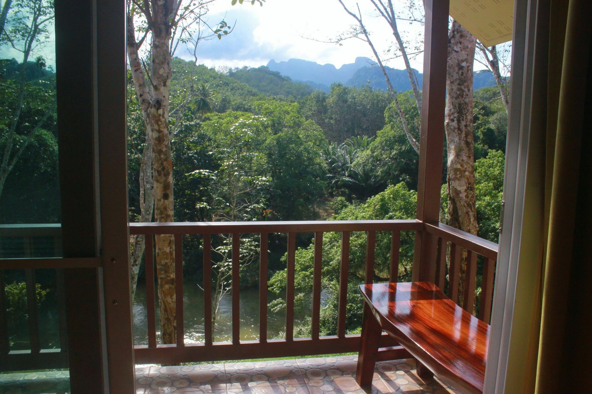 Resort Khao Sok River 2*