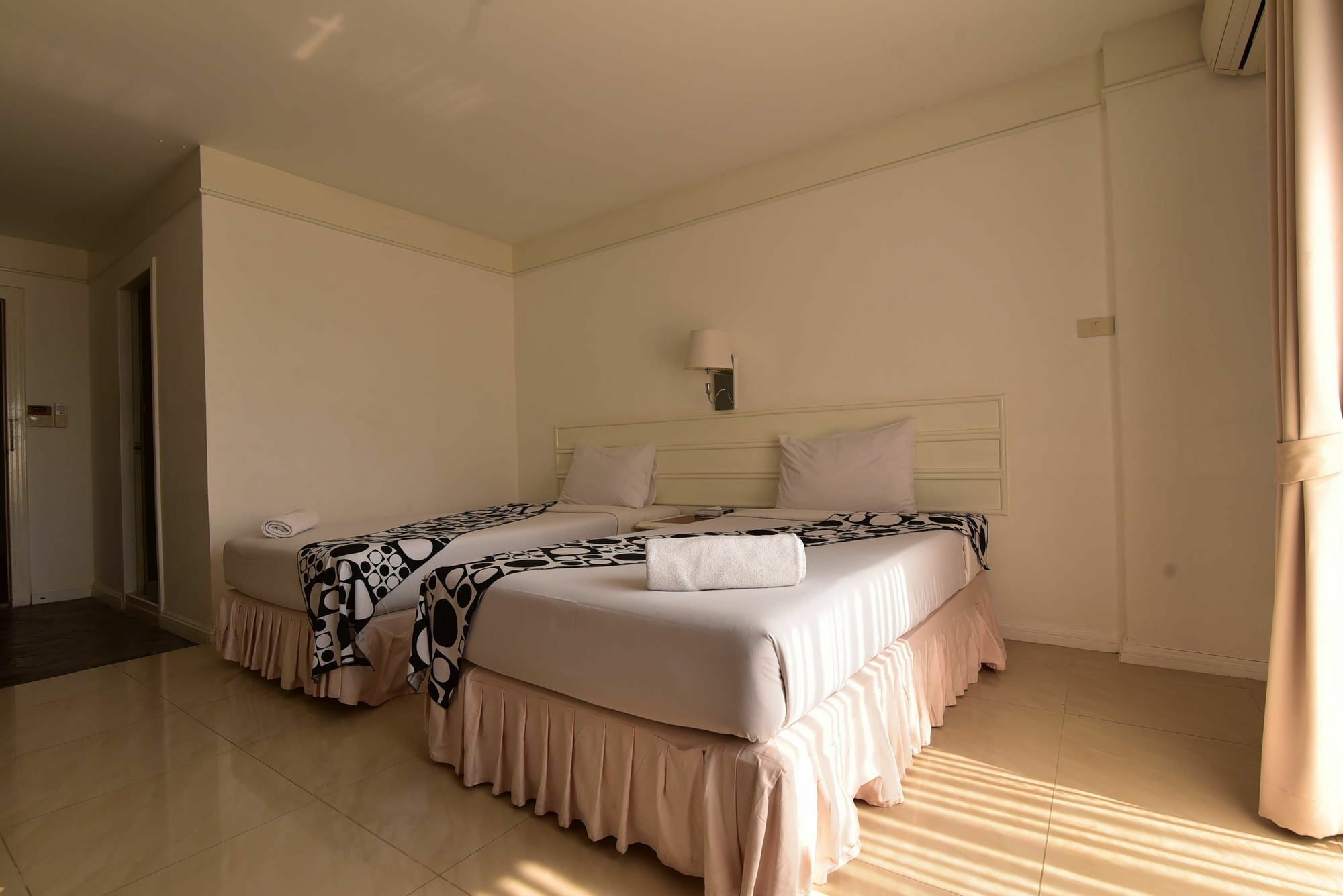 Rajpracha ราชประชา Hotel