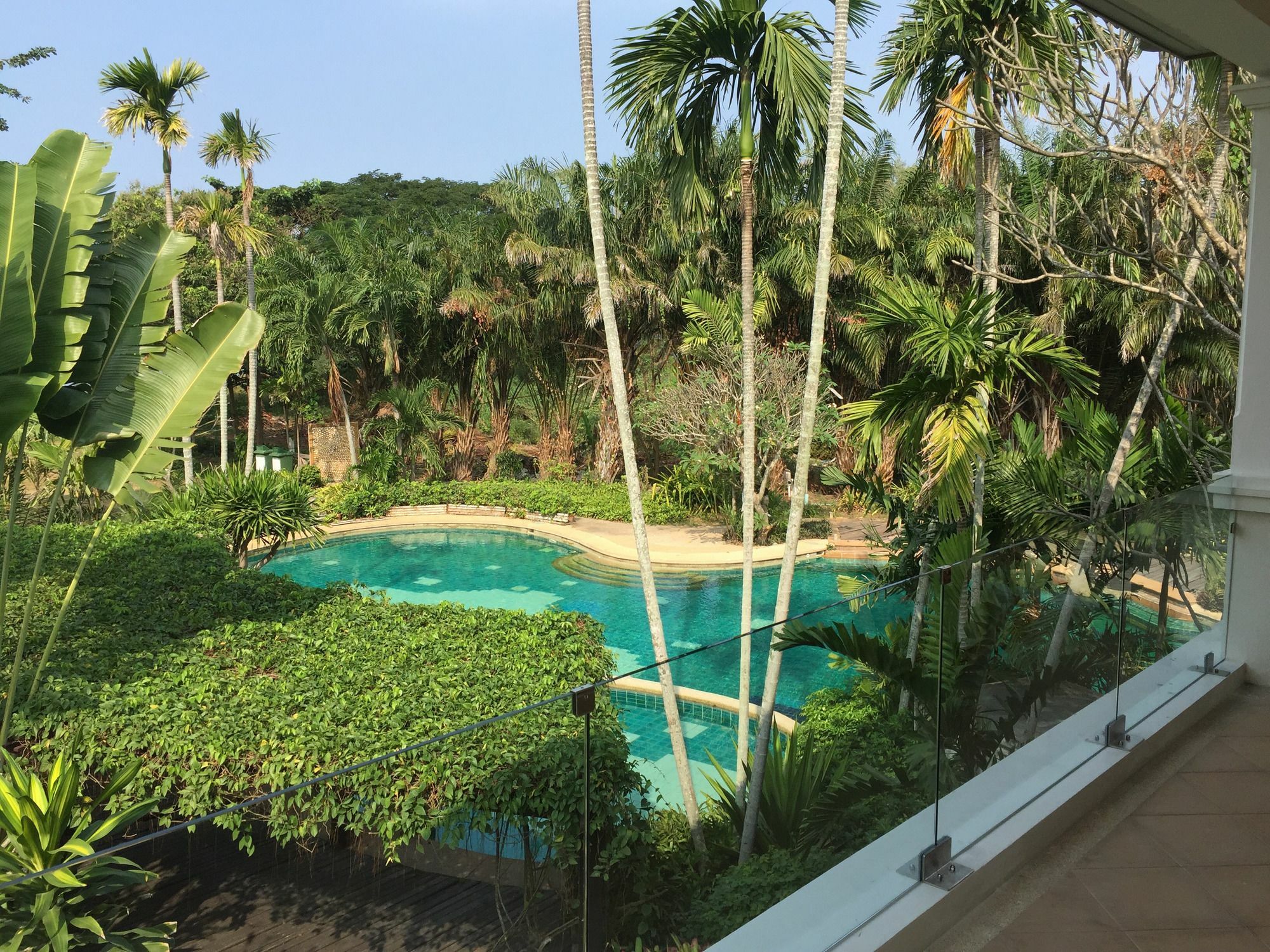 Baan Dhewaran Beachfront Villa Na Chom Thian