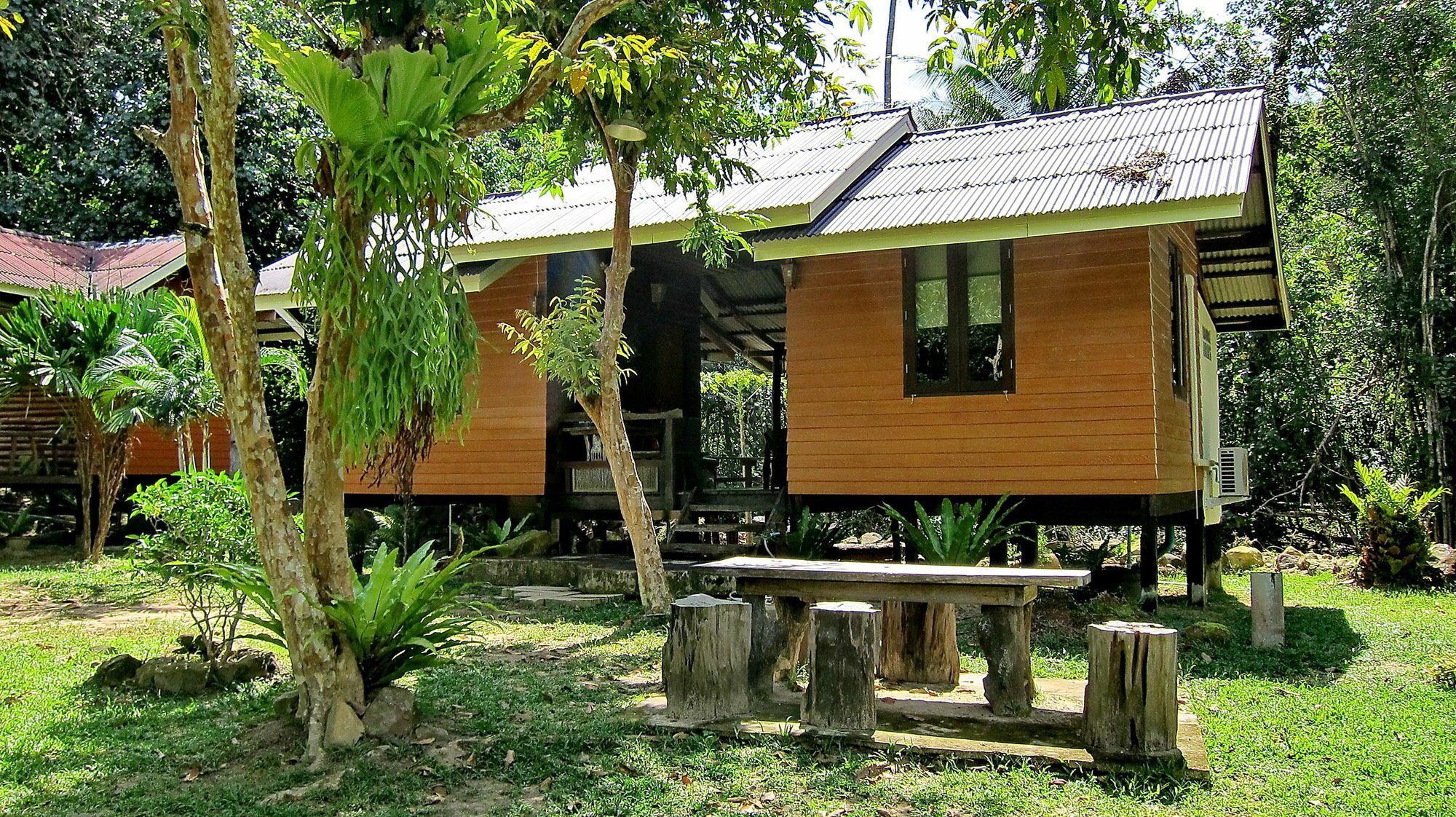 Hotel Baan Bua Ko Kut