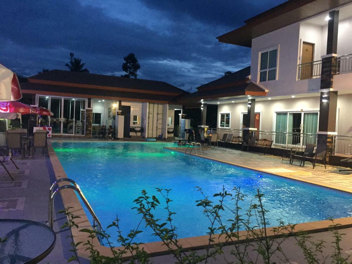 Pool House Lansaka Resort Nakhon Si Thammarat
