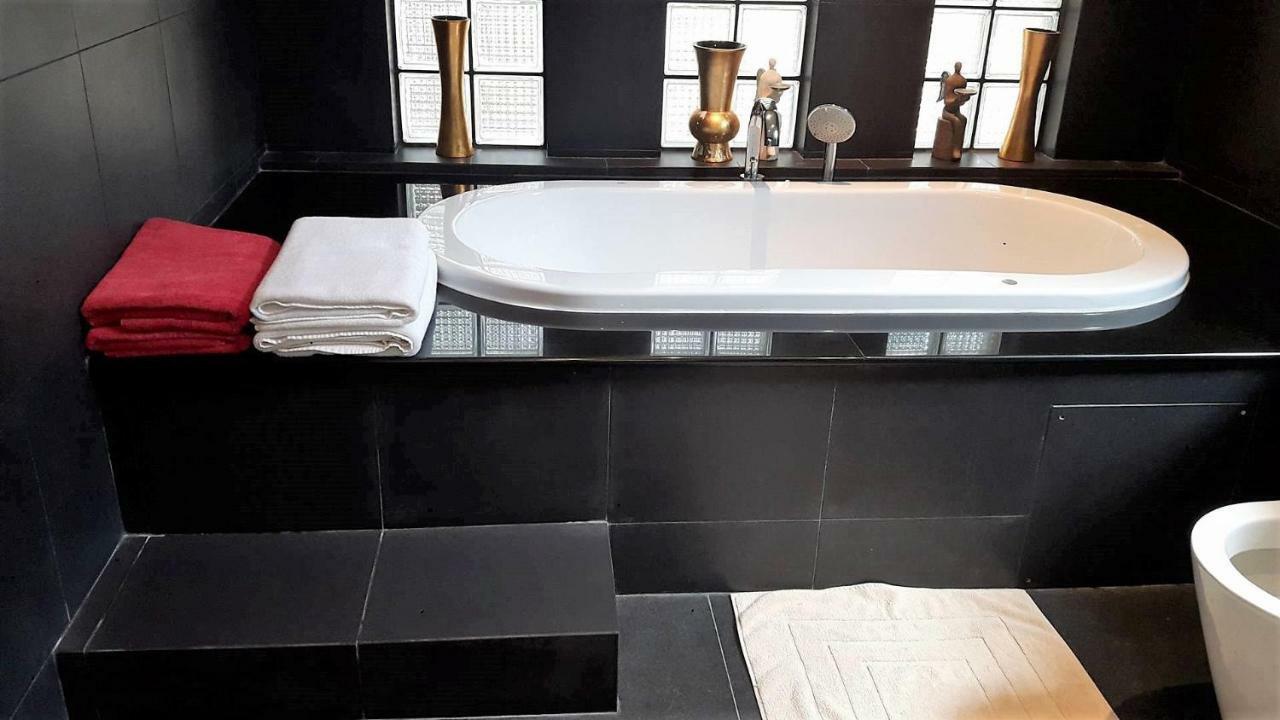 Baan Mandala Arnalia Villas Villa *