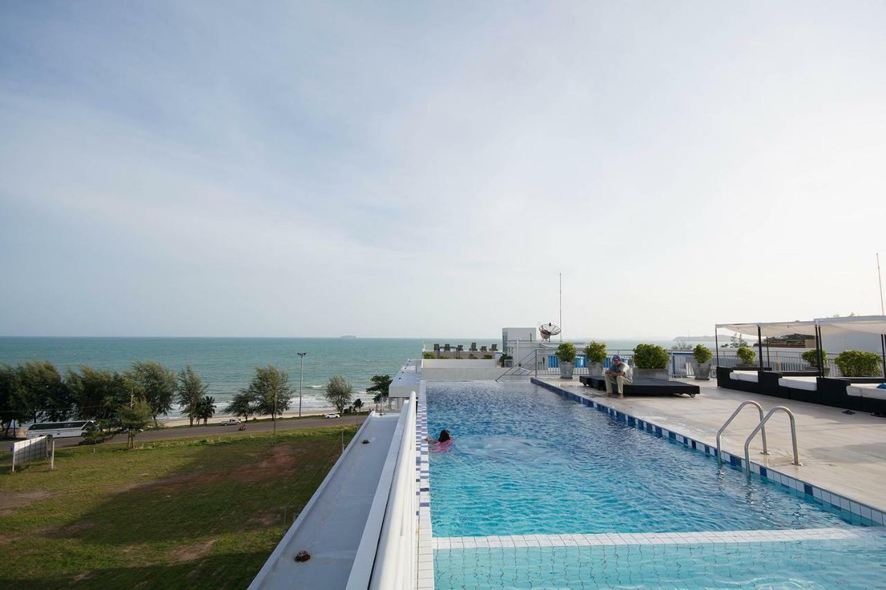 Mosaic Condominiuma62m By Malai Apartment *