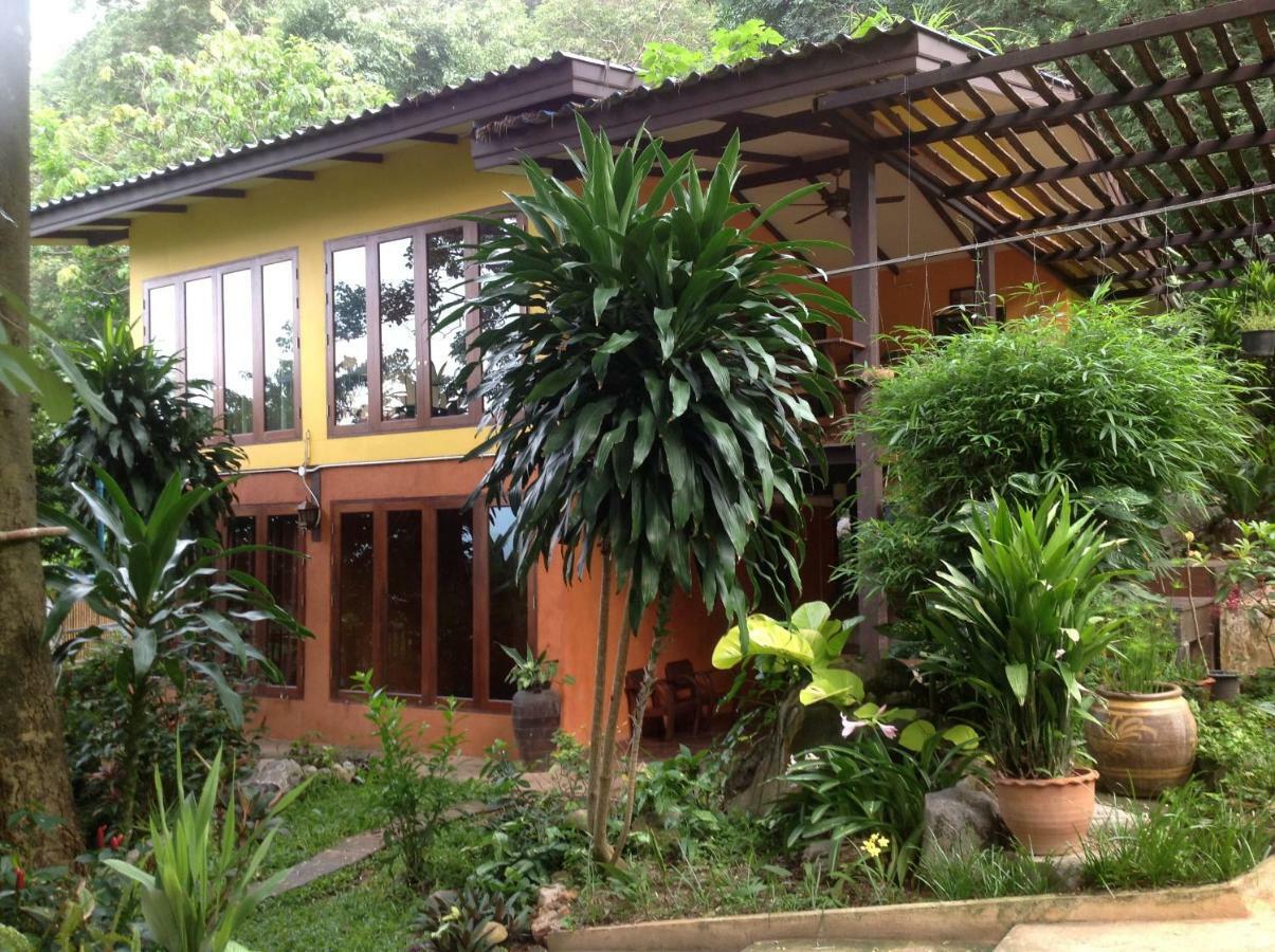 Holiday home Baan Til Dao Pround Fah Phayayen