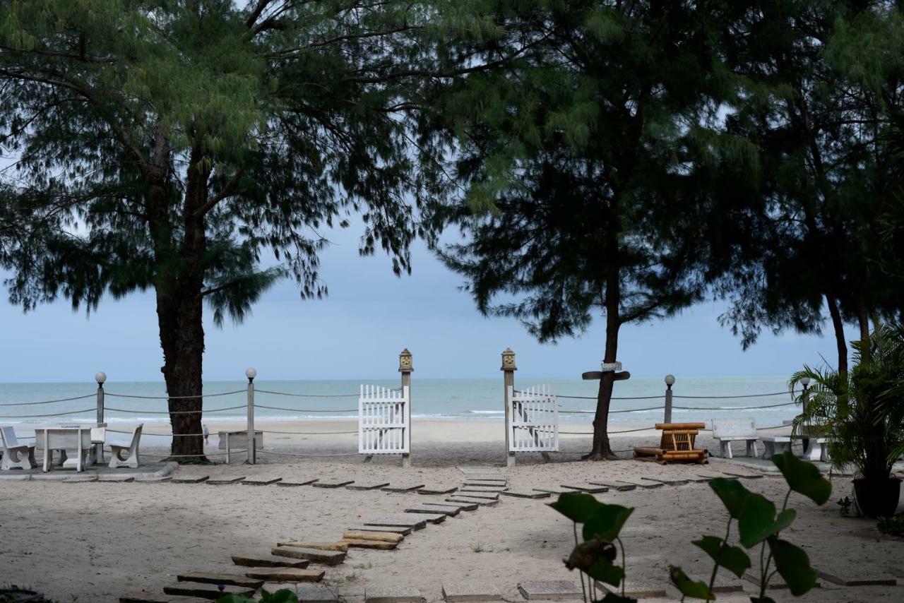 Baan Kratom Tong By The Sea Cha-Am