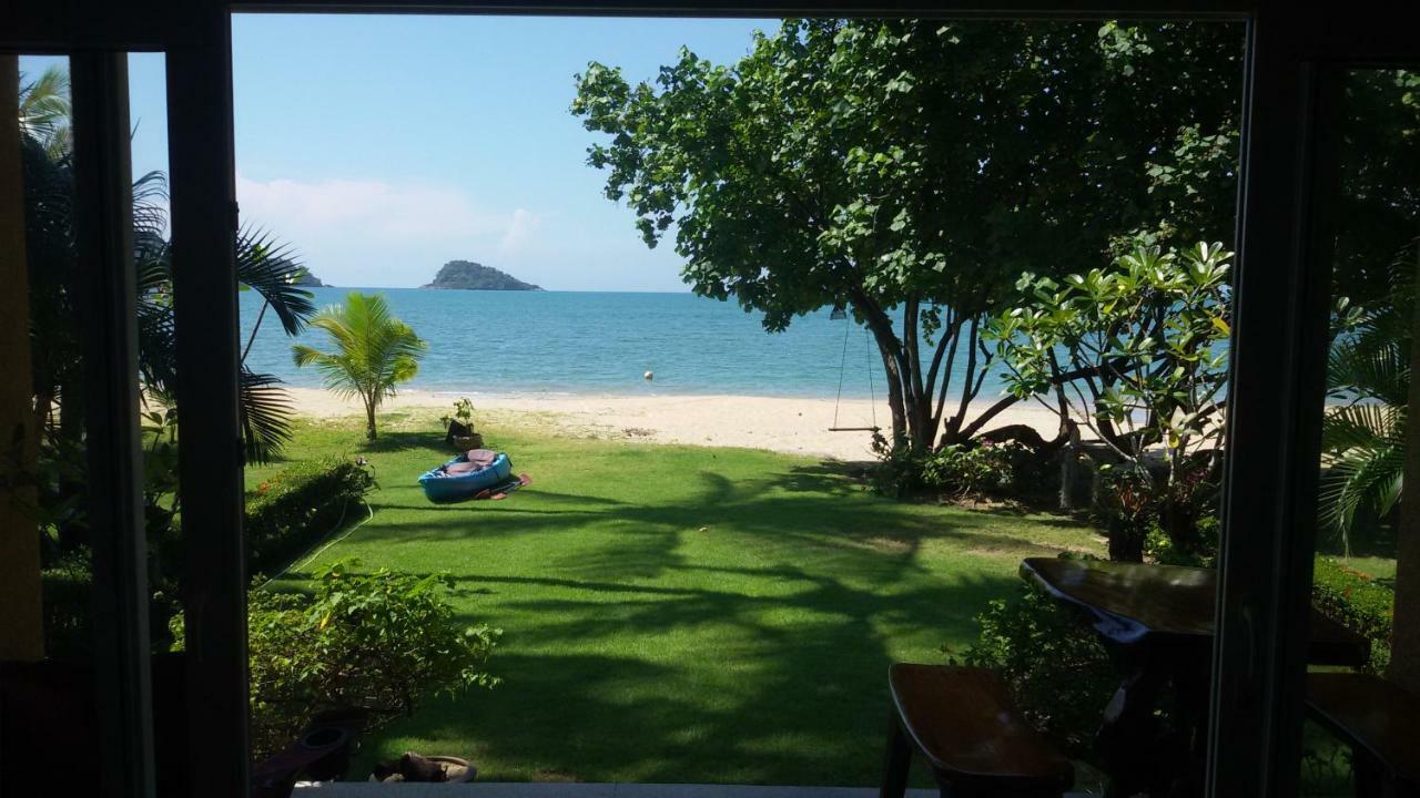 White At Siam Royal View Villa Koh Chang