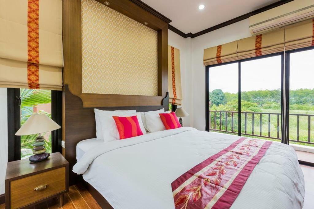 Villa Baan Narakorn *