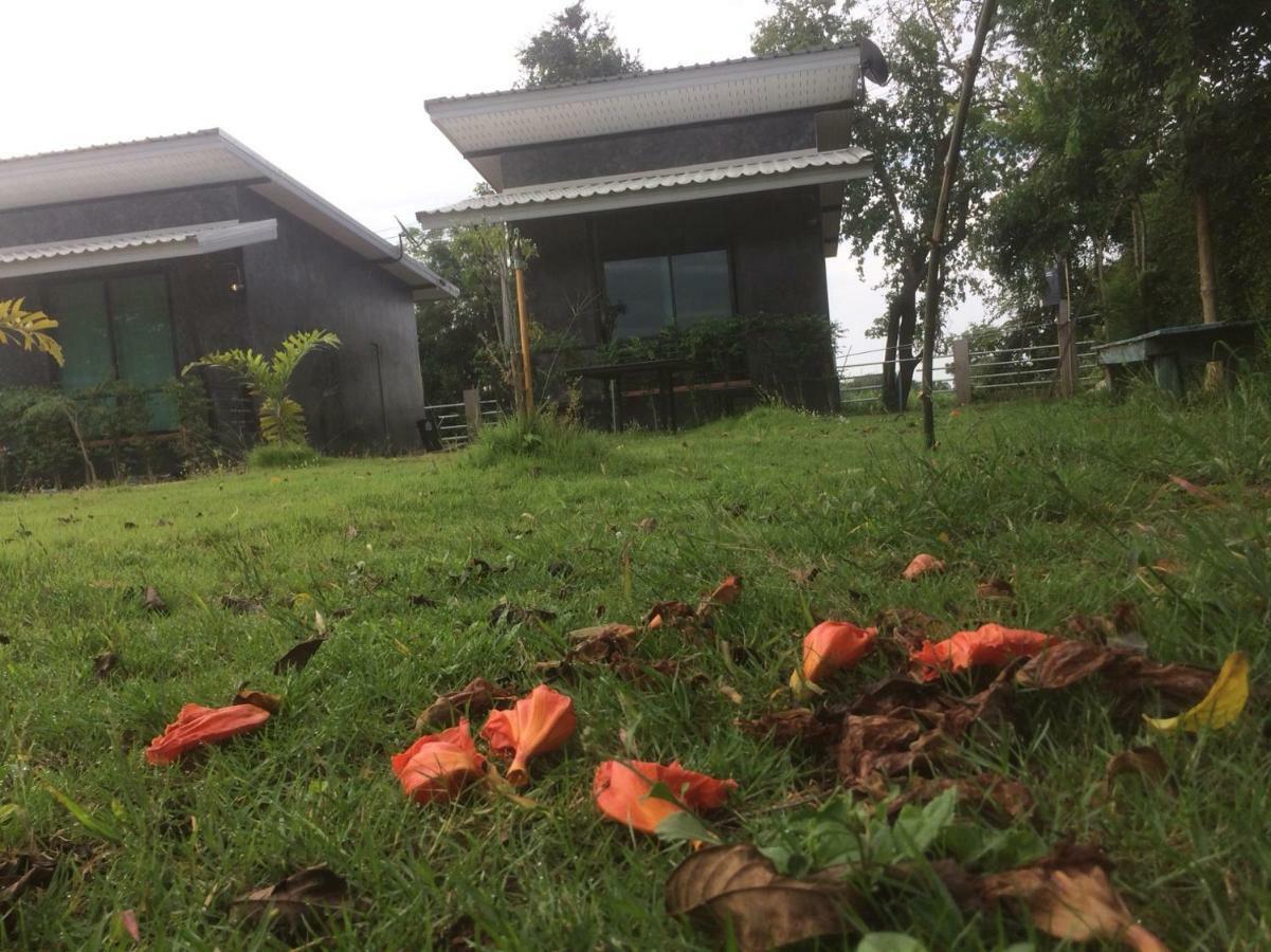Baan Tonjaeng Resort Chainat