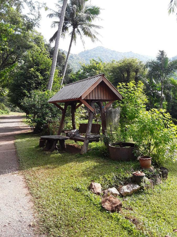 Resort Baanrai Saiyoknoi *