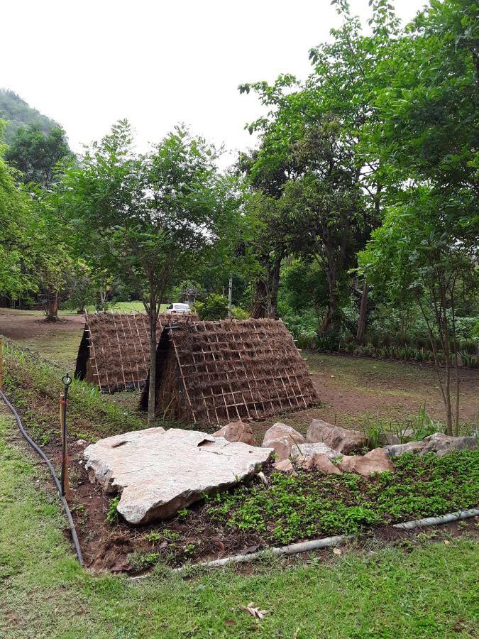 Baanrai Saiyoknoi Resort *