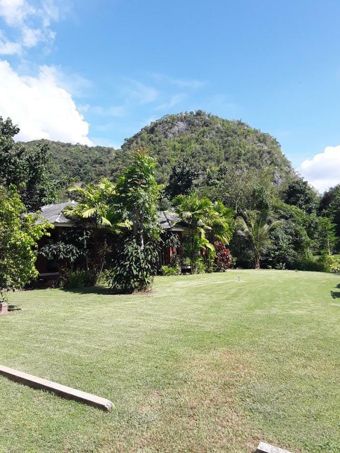 Resort Baanrai Saiyoknoi