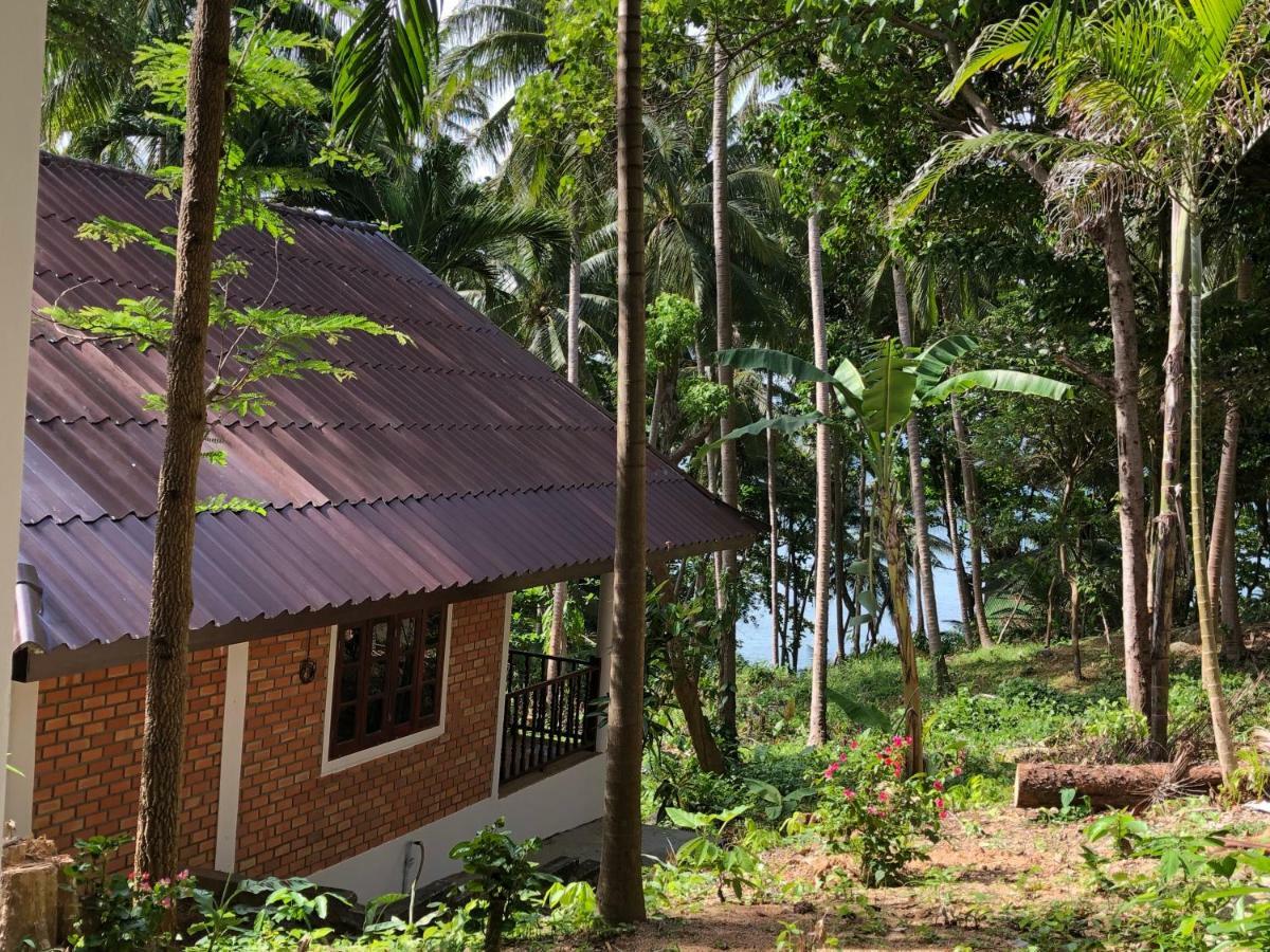 Laem Sai Bungalow