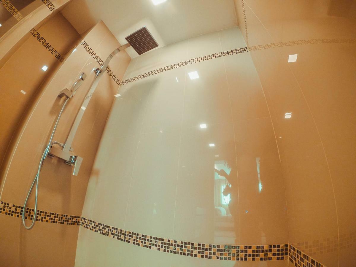 Apartment 1 Bedroom In Club Royal Suites Pattaya