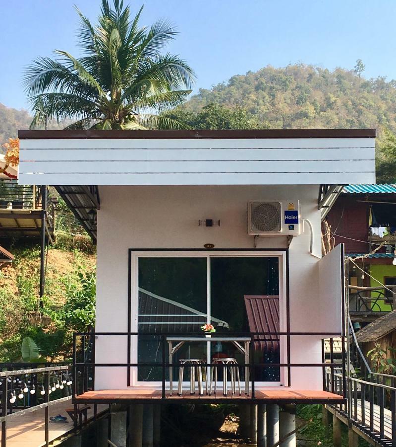 River Hill Side Resort 2*