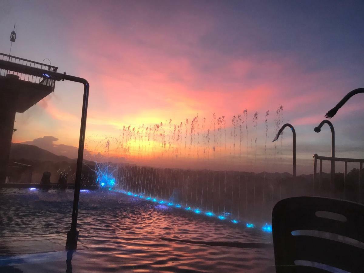 Chef Nirvana Pool * Phayayen