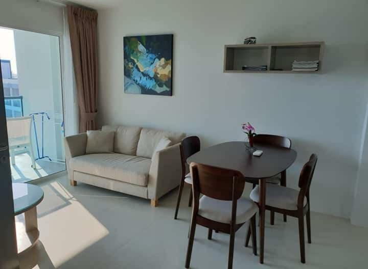 Grandblue 606 Apartment *