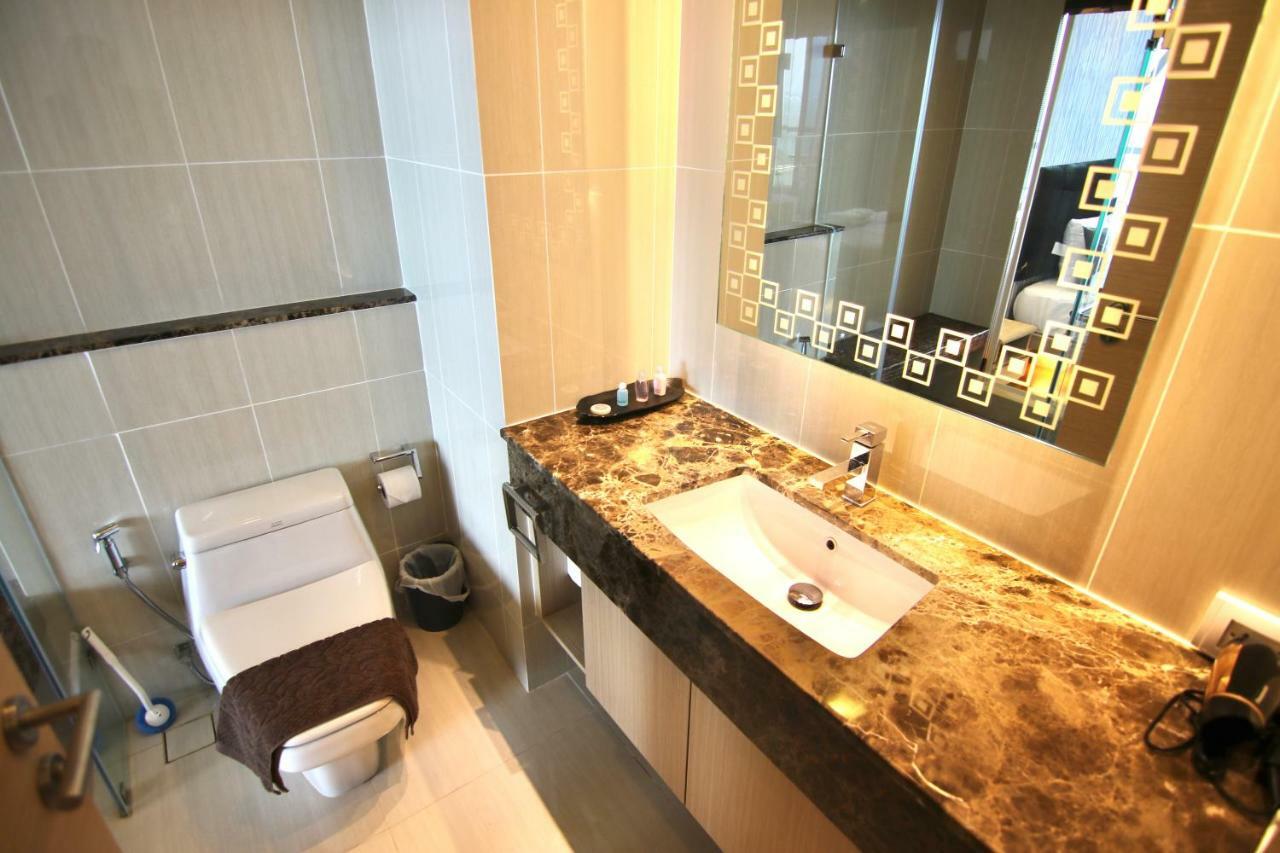 Luxurious Beachfront Apartamento *